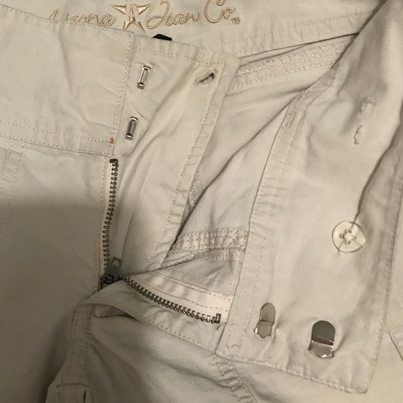 🌻EUC🌻 Cream colored capris - Picture 3 of 6